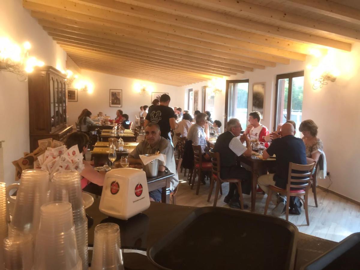 Agriturismo La Fornace Centro Ippico Como Exterior foto